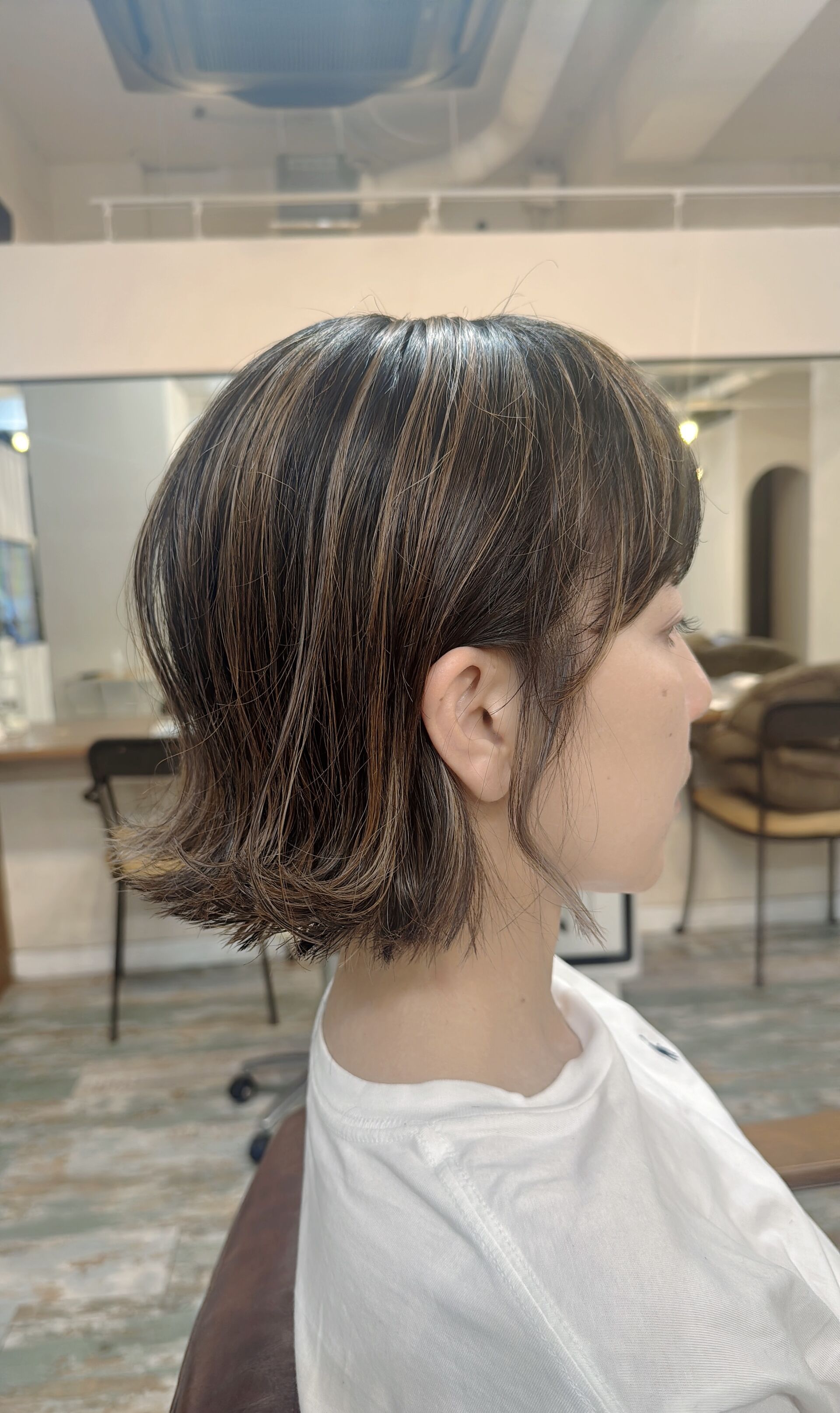 横顔まで綺麗に見える、大人のレイヤーボブ